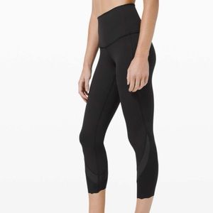 Lululemon Wunder Under Crop High-Rise Scallop Full-On Luxtreme 23" Black size 6